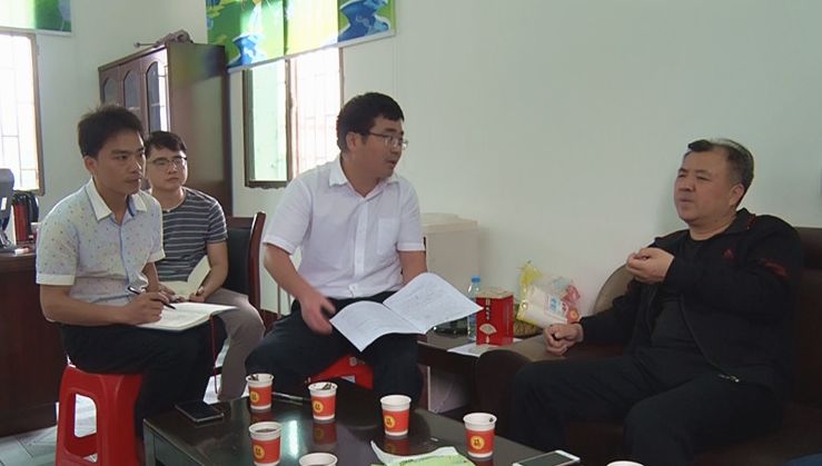 县领导深入乡镇督查扶贫工作“十大行动”及“问题清零”“三回头”行动开展情况