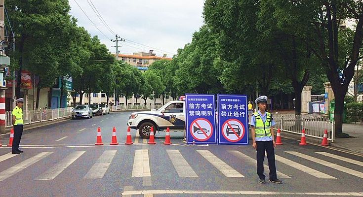我县各部门为高考“保驾护航”