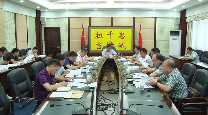 以审计精神立身、以创新规范立业、以自身建设立信，努力打造高素质专业化审计干部队伍