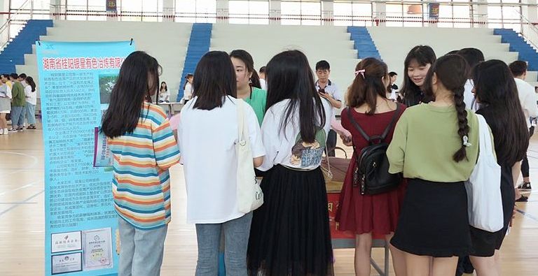 园区企业招聘走进县职校