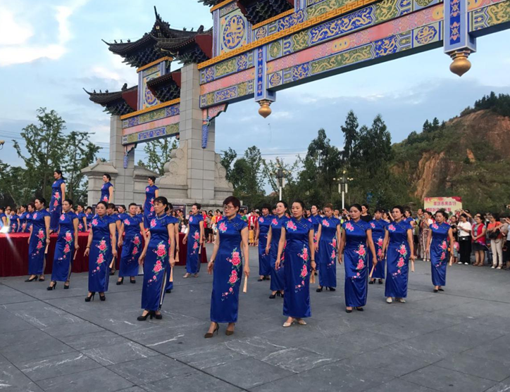  我县开展庆祝新中国成立七十周年暨新时代文明实践行动“旗袍秀”汇报展演