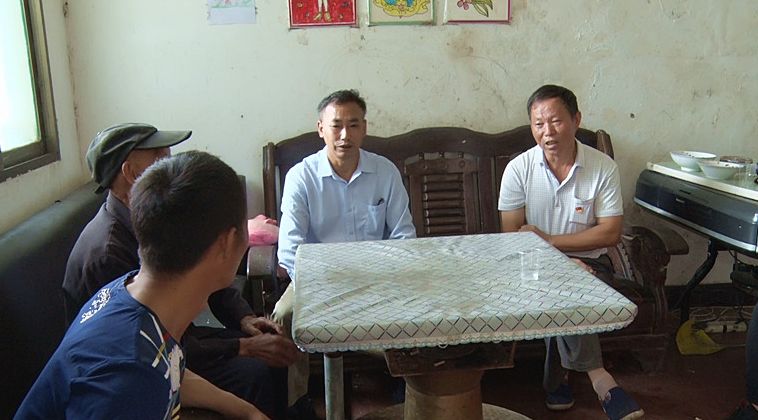 老党员刘谭文： 用心用情为民办实事 