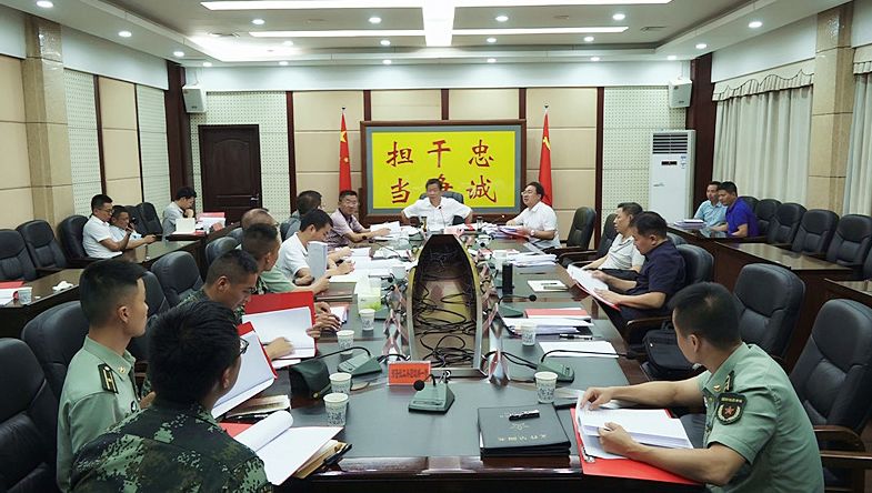 彭生智主持召开2019年县委议军会议：进一步加强和改进党管武装工作，推动全县国防后备力量建设创新发展