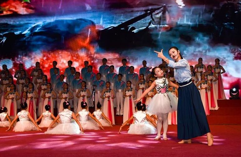 我县举行“欢乐潇湘 美丽桂阳”群众文艺汇演暨第三届文化艺术节