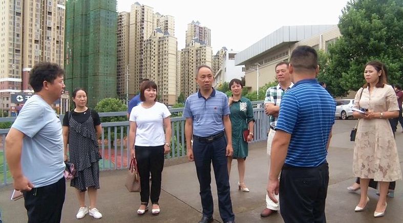 县政协委派民主监督小组调研教育工作