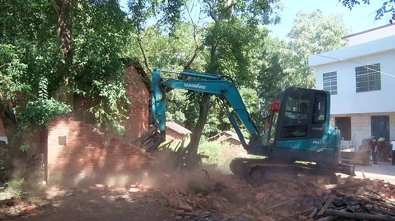 仁义镇五美村持续推进“三大”工作