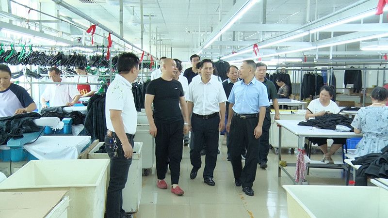 周海林来我县专题调研“稳外贸 促发展”工作