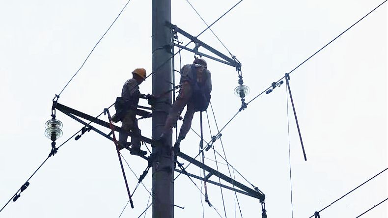 【不忘初心 牢记使命】他们扎根大山深处，只为守护万家灯火！